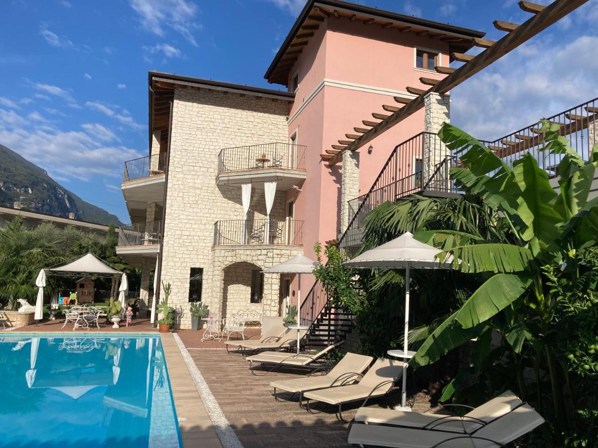 Residenza Le Due Torri Lejlighedshotel Riva del Garda Eksteriør billede