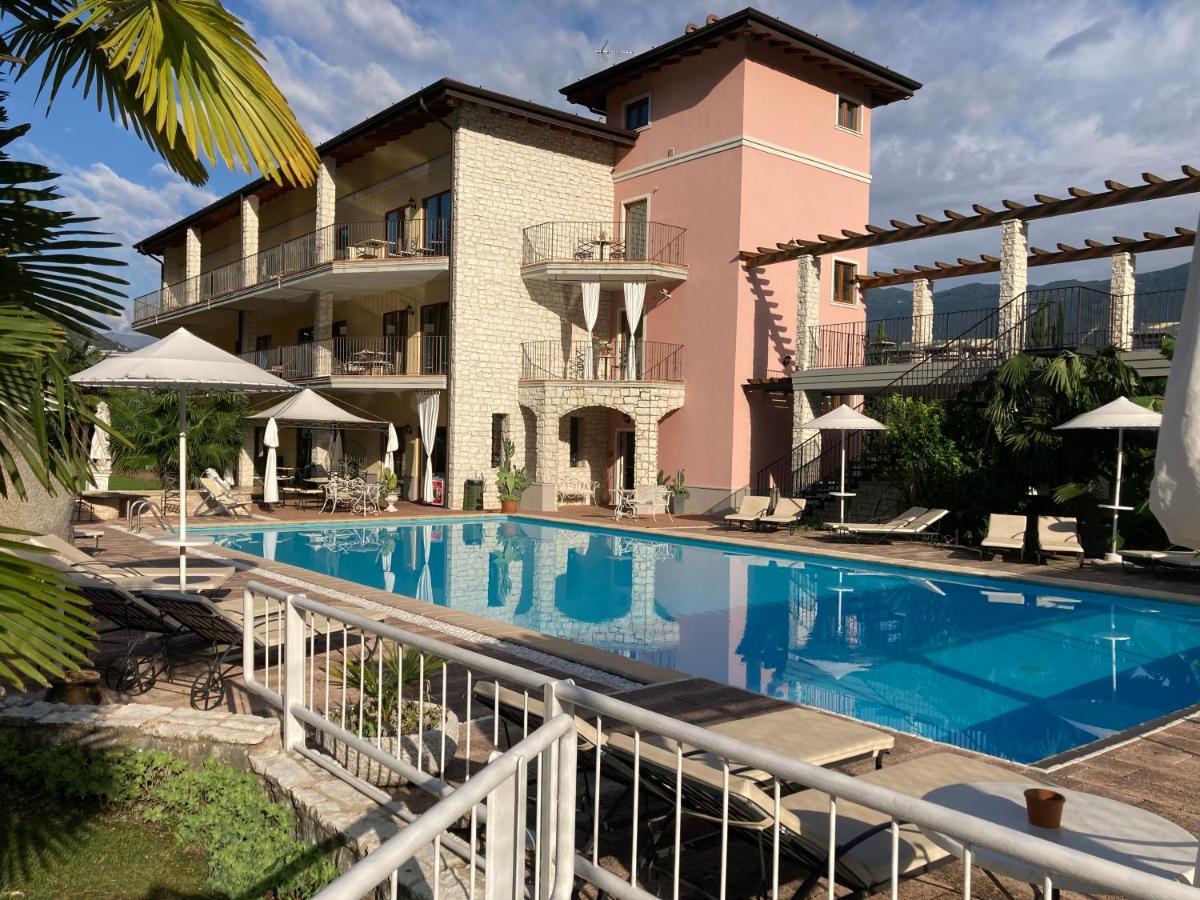 Residenza Le Due Torri Lejlighedshotel Riva del Garda Eksteriør billede