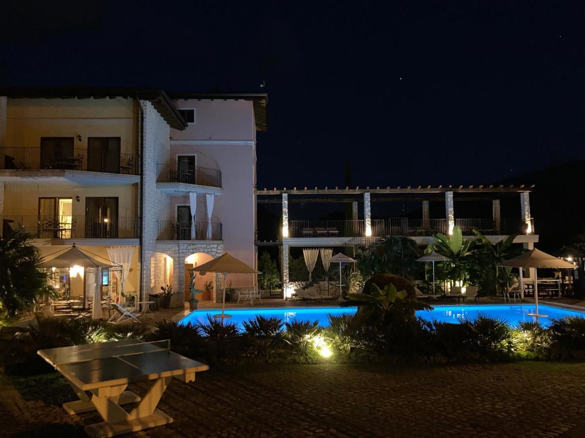 Residenza Le Due Torri Lejlighedshotel Riva del Garda Eksteriør billede